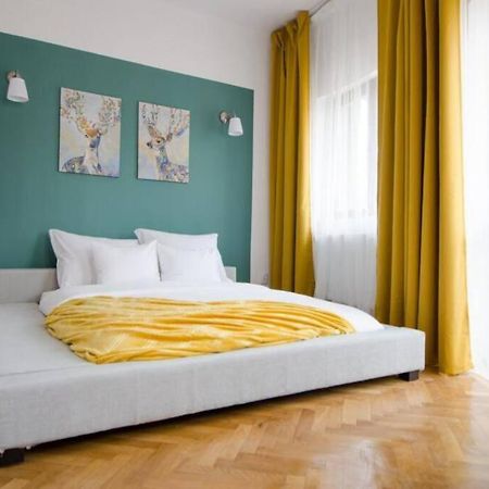 Stylized And Modern Apartment In บูคาเรสต์ ภายนอก รูปภาพ