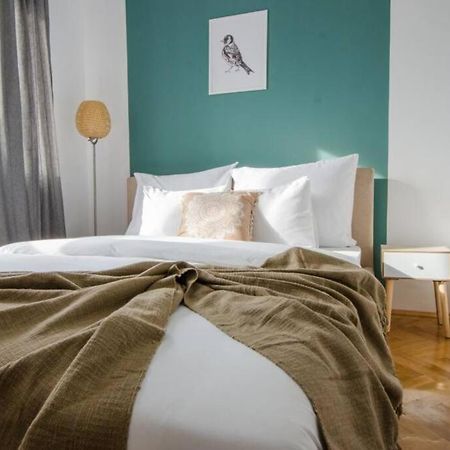 Stylized And Modern Apartment In บูคาเรสต์ ภายนอก รูปภาพ